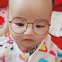 经历各种痛苦 宝宝终于两个月加7天了