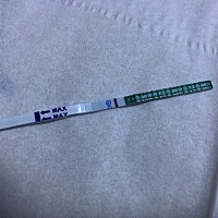 19号排卵，今天测好像有印子，大家帮我看看，我不是很确定