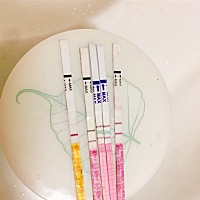 这月一直一直监测卵泡，7.25号监测右侧卵泡18*16，生殖科医生叫我晚上回去同房，26号再来监测看是否排掉...