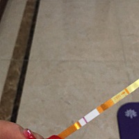 各位亲帮我看看，昨天下午和刚刚十一点测的排卵试纸，今天是例假结束第四天，应该没有排卵吧？昨天凌晨...