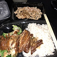 整个月子老公照顾了25天后上班去了，婆婆才照顾了四天，最后今天的月子，家公硬是把婆婆叫去帮忙摆摊了...