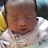 儿子出生第四天 很乖 吃饱了就睡 也不闹 希望我的奶水赶紧下来 。每天都吃很多下奶的饭 咋没反应呢，只...