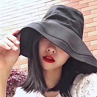 打开手机，关掉手机，发呆，盯着猪蹄汤鱼汤鸽子汤各种汤发呆，安慰自己喝了宝宝会好，会特别好，然后冷...