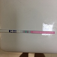 30号早上排卵试纸就测到强阳，今晚刚刚测还是强阳，姐妹们有这么长时间的强阳吗？今早测早早孕有一点点...
