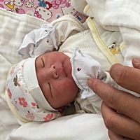 二胎剖腹产。还没排气，就喝了点米汤，看到你感觉都值了