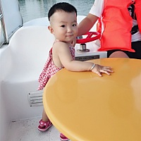 今天星期天带宝贝出来玩，我家小公举就喜欢出来