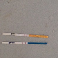 7月4末次月经，7.19/7.21两次同房，8月1234号胸胀痛、3号晚上有褐色的分泌物、类似姨妈状，4号月经没来...