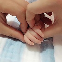 宝贝爸爸妈妈希望你健康快乐的成长！