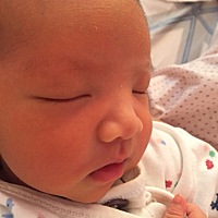 庞梓涵   庞心悦  这俩个名字哪个好？想听听姐妹们的意见。宝贝出生第六天。