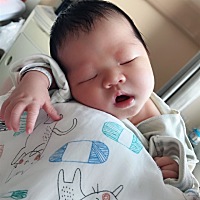 宝宝第九天了，生宝宝的时候体重133斤，孕前体重49公斤，目前掉了19斤，体重57公斤，天呐，还有16斤肉长...