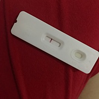 今天是排卵日安排功课的第11天，而且就只安排了一次，忍不住测了下早早孕，好像是大白板，是不是没希望...