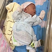 38周剖腹产男宝一枚，疼的啊！还好母子平安
