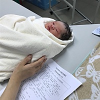 早上8点半到医院，9.43顺产诞下我的小王子，多做运动，一小时搞掂。感恩