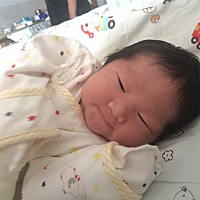 8.5十二点破的水，一直疼到19点多，宝宝头还是很高，只开了三指，本来想坚持顺产的，无奈羊水一直流，不...