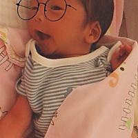 宝宝半个月啦，今天第一次游泳，洗完后适宜的很。