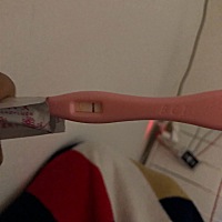 上个月4号来了大姨妈，26号同房了一次，到现在没来大姨妈怎么办