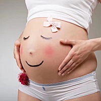 🍀肥胖引起不孕，该怎么办？ 建议先减肥再怀孕！脂肪率过大，不仅影响内分泌，导致内分泌紊乱，月经不...