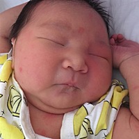 8.7刨女宝宝小胖子，8.9斤，本来要自己生但是孩子太大医生建议刨，说一下过程，大家真的不要紧张，...
