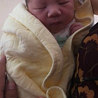 生到一半生不下来又转入剖，强烈宫缩真是太累了，7斤4两男宝宝