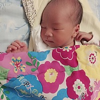 我们满月啦！想想时间过得也挺快的，本来还在怕生孩子疼，现在都满月了，还好一切都顺利，一切都挺好的...