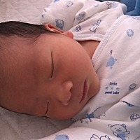 无痛顺产，有侧切。 宝宝6.9斤。 之前都说我生女宝宝，顺利翻盘哈哈哈。 宫口开三指之前宫缩那种胀痛真...