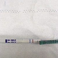 姐妹们，帮我看看是不是有浅浅一条