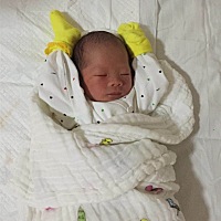 一天一个样 我宝贝 只不过妈妈希望你白天玩 晚上睡觉 你太吵闹了 妈妈累的是一个人 臭宝贝