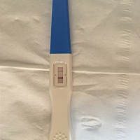 6.25末次月经，8.4验血没有验到。8.13测了，就是淡红色双杠。准备这周六(8.18)去做个B超，请问会不会太...