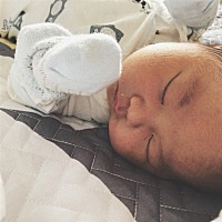 阵痛30个小时左右 才生出来7斤的女宝宝 过程酸爽的不得了 当妈妈不容易啊 由于整个孕期都不爱运动 产程...