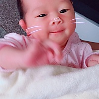 二胎女宝，好可爱！么么哒……怀孕的时候各种不舒服看到宝宝到来一切都值了！健康就好！