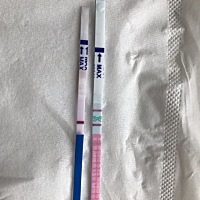大姨妈推迟十天才来，从2号晚上来到现在快2个星期了，还没干净！好烦呀！是因为吃了叶酸还是其他原因呢...