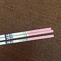 前天，昨天，今天的排卵试纸。请问今天是强阳了吗？