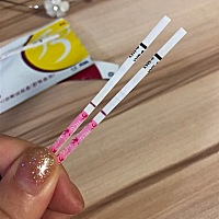 你们能看到一深一浅的杠子么？？？？还是我的假像以为的………………大姨妈21号才来～～～～最近总感觉...