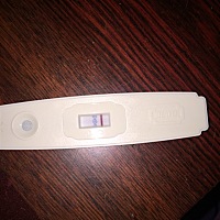 同比上一次月经已经过两天了，测是还是一条杠，这是怎么回事？