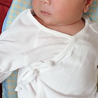 言言小宝贝十五天了，还有十五天我们就可以出去放风啦。