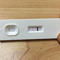 上个月16号来的事，这个月还没来，今天测出这个，请问妈妈们，啥时候去医院检查胎心胎芽呀？