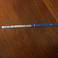 上个月19号来的姨妈，今天晚上测了一下排卵的试纸，难道是说我要排卵了嘛，求大家帮忙看看，看不懂