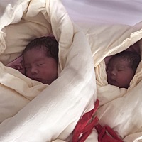 终于卸货了，顺产5.8 跟5.3 这俩小家伙在肚子待了38+4 快累死我了