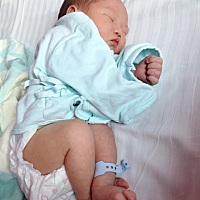 2018年7月31日8点56分，剖宫产男宝一枚，一儿一女，完美