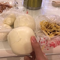 减肥日记 115-90 今日体重47.8Kg 晚饭吃了四个大馒头 好饱 不过好久没吃这种 高碳水食物了 减肥能吃这个...