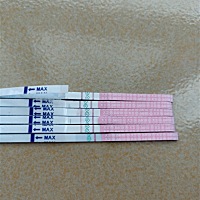 7.12号姨妈，7.16姨妈干净，26号同房，一直没来，前几天测的都是两条强阳，按上到到下顺序看，早上测了...