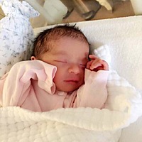 恭喜表哥喜获一个小棉袄，我们的浩浩小朋友有妹妹了,宝宝的gap between 是不是很大😊