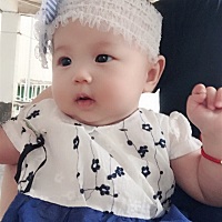 各位宝妈，三个月的宝宝不喝夜奶，一觉睡9⃣️到🔟个小时会不太饿了，有时候我把她抱起来她也不喝，怎...