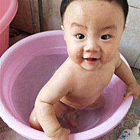 哈哈看看我是男孩还是女孩