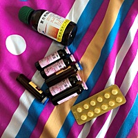 天天吃药💊 这补的 有没有跟我一样的宝妈。 刨妇产没哭 换药哭了 哭完心情舒畅。😪