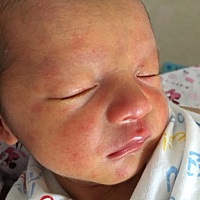 各位宝妈请问一下这是热出来的吗？