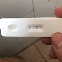 麻烦问一下大家，那个验孕棒咋用啊，是我的方法不对吗，我用了两次，20号一次，23号一次，每次我都是用...