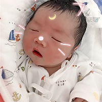 8月18诞下健康男包 7斤8两