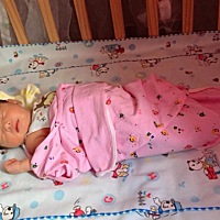 大宝贝第六天的照片。今天出院了。 因为是母乳喂养。这些天乳汁有些不够宝宝吃。我会好好吃饭。让宝宝可...