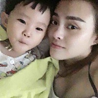 大宝和二宝的轮廓差距都大一轮，大宝生下来体重五斤，二宝六斤半，二宝比大宝能吃多了。分享一下